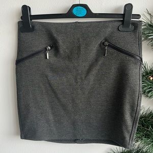 Stradivarius skirt size small - perfect condition!